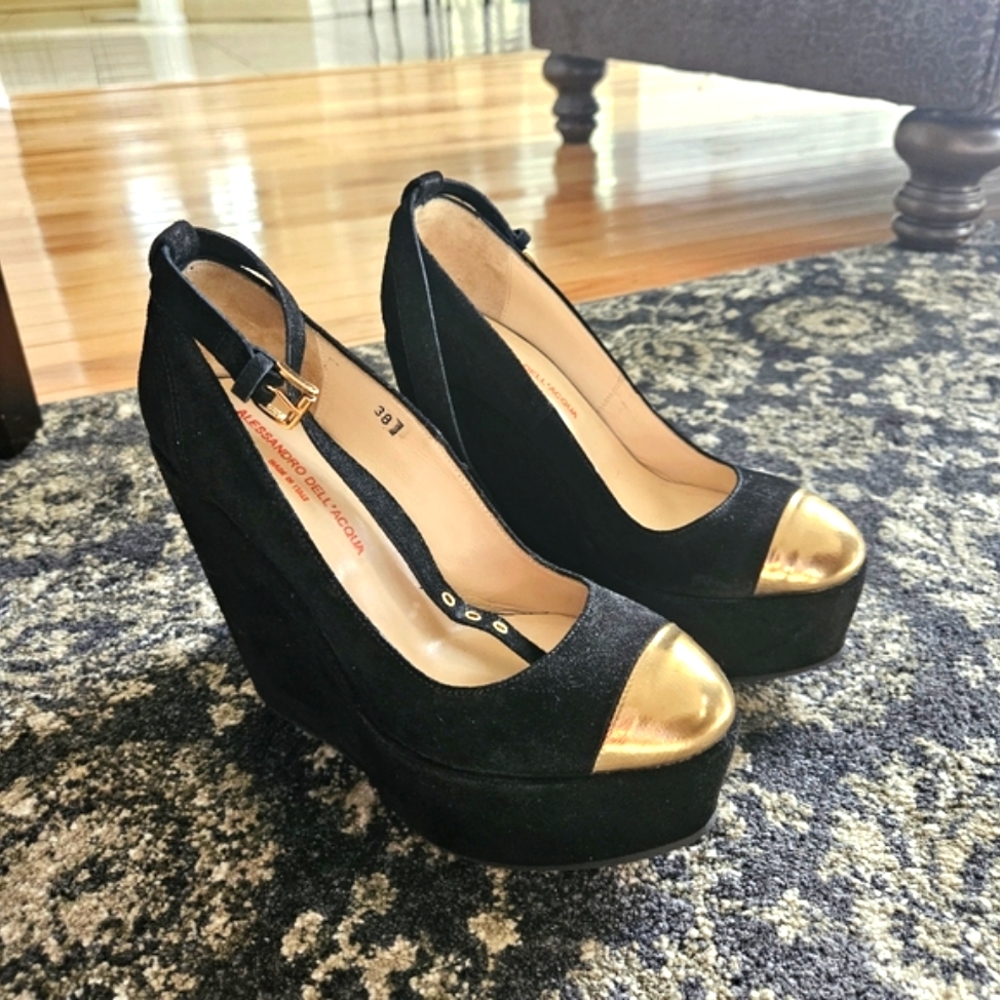 Alessandro Dell'Acqua platforms. Sz 38